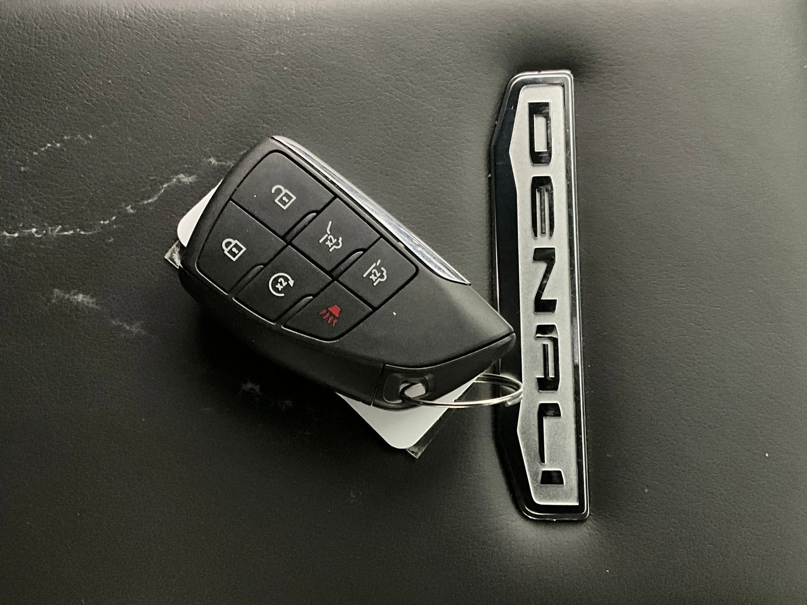 Used 2025 GMC Yukon XL Denali image 13