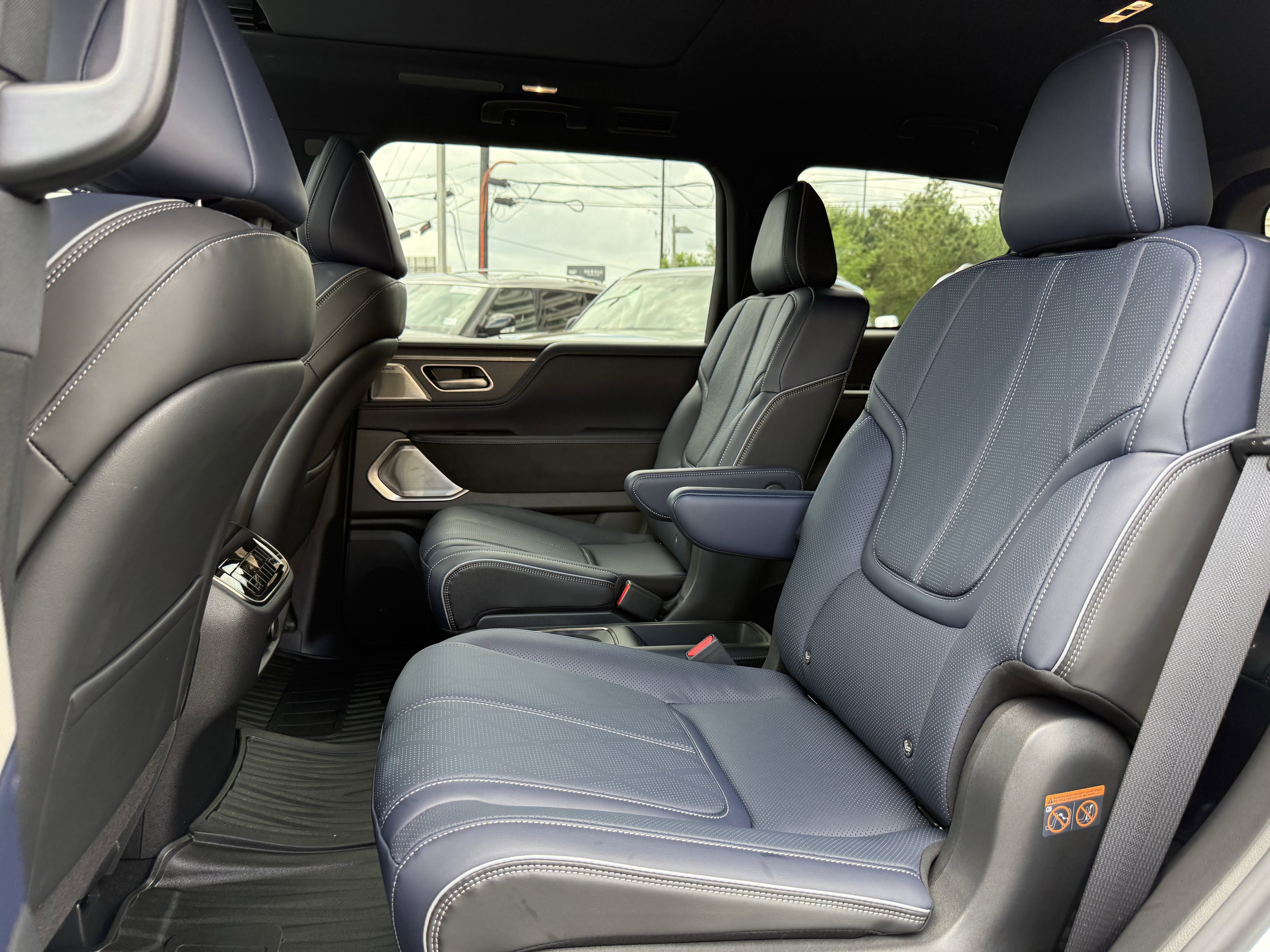 Certified 2026 INFINITI QX80 4WD w/ Sport Exterior Package image 17