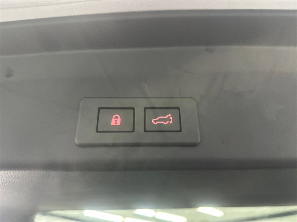 Used 2022 Subaru Ascent Limited w/ Technology Package image 21