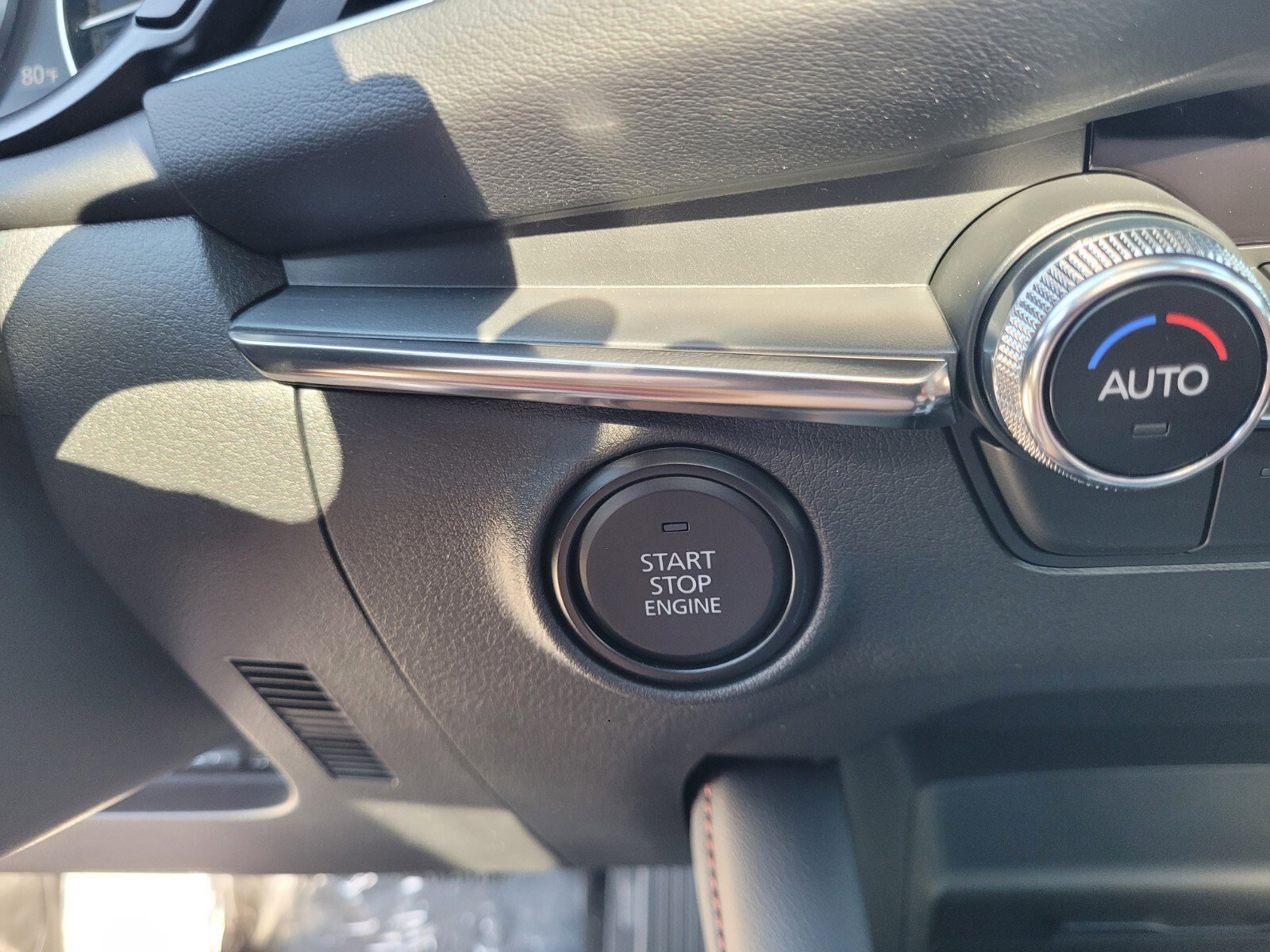 New 2026 MAZDA MAZDA3 Carbon image 27