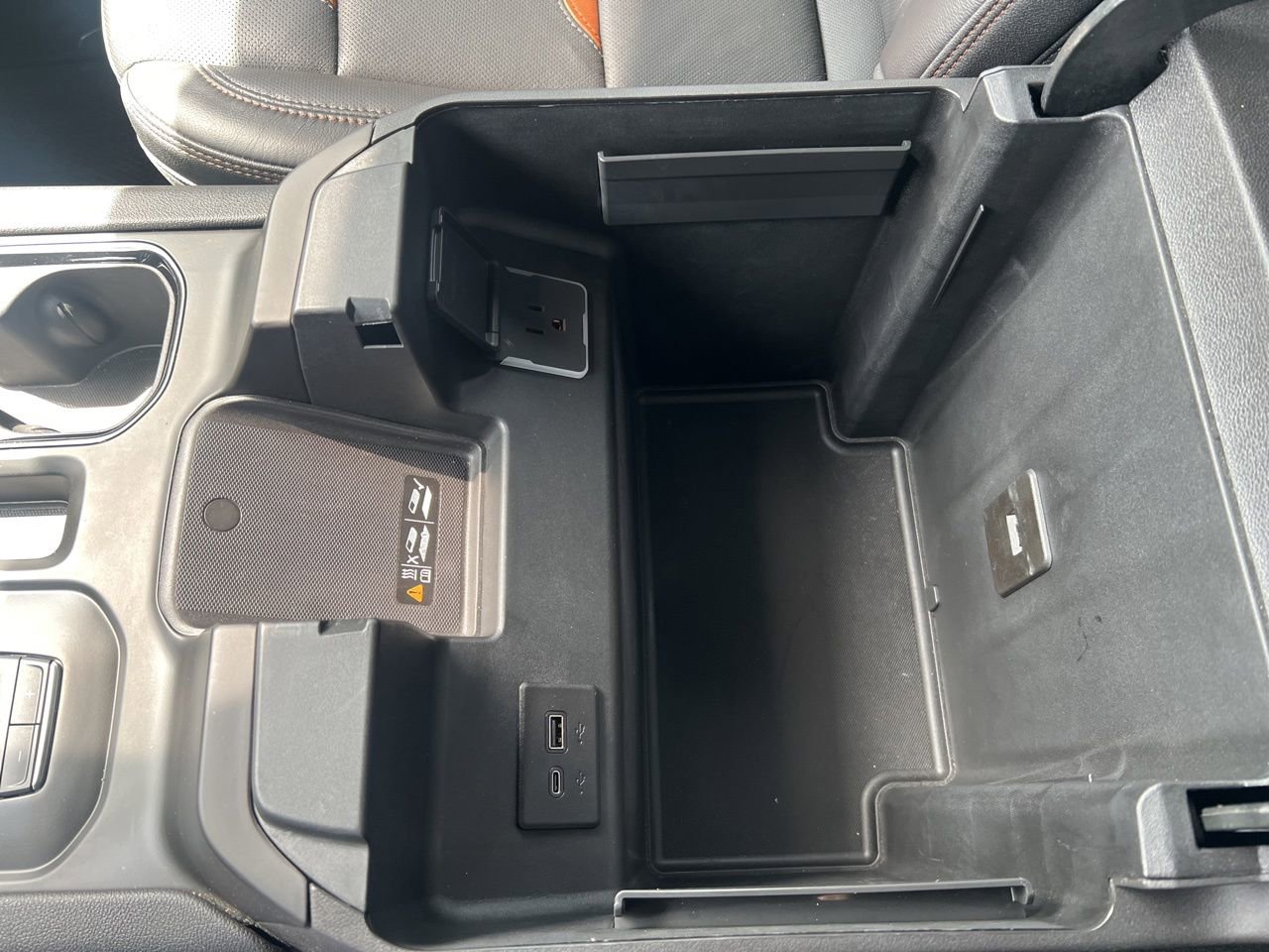 Used 2025 GMC Sierra 1500 AT4 w/ AT4 Premium Package image 33