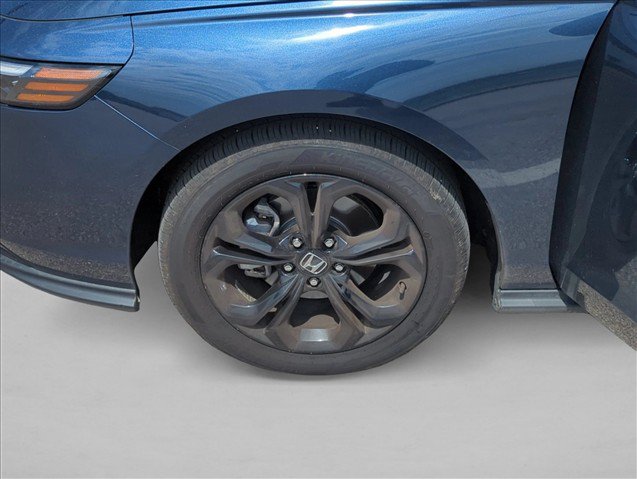 Used 2025 Honda Accord SE image 25