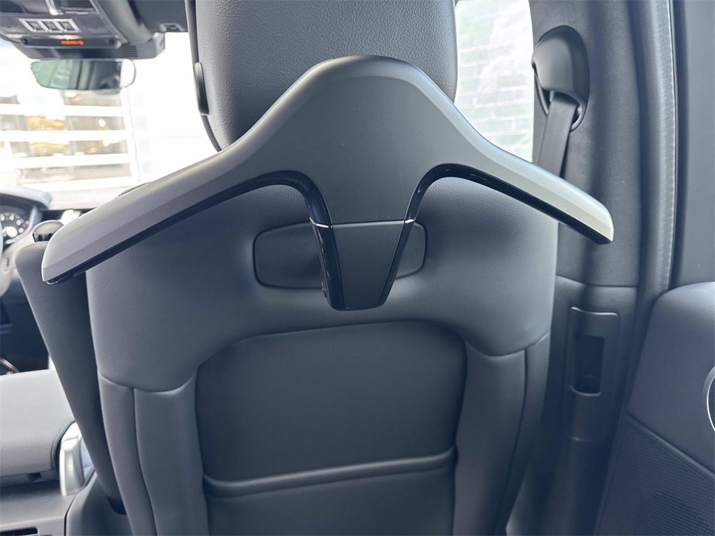 New 2026 Land Rover Discovery S image 16