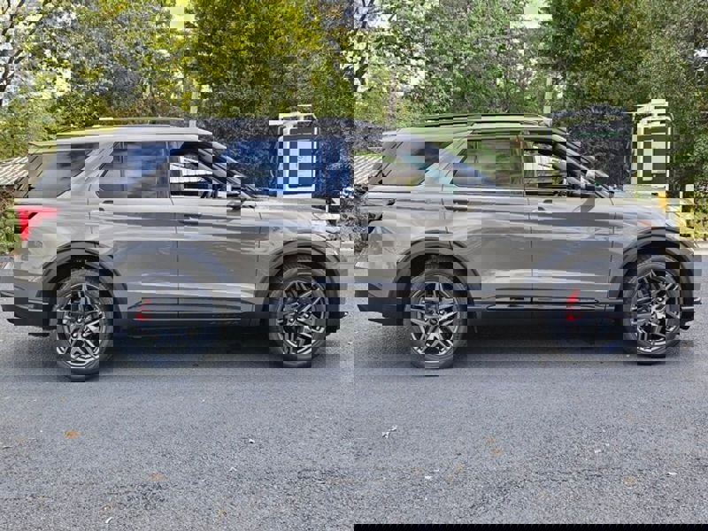 New 2026 Ford Explorer ST image 18