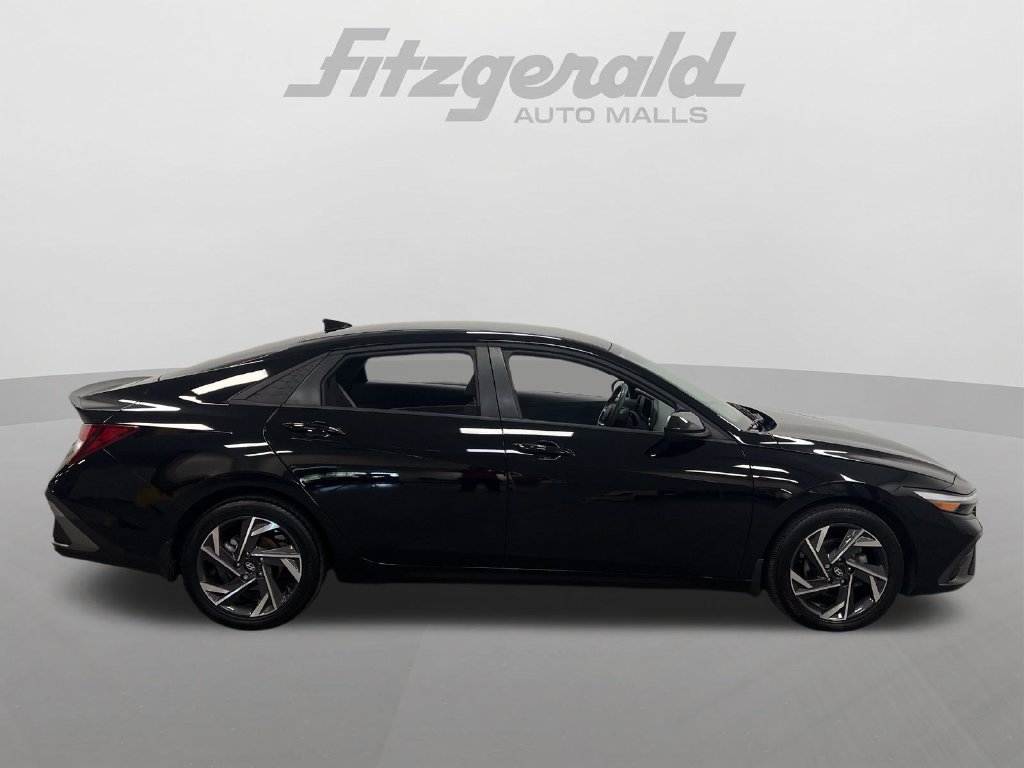 Used 2025 Hyundai Elantra Sport FWD image 7