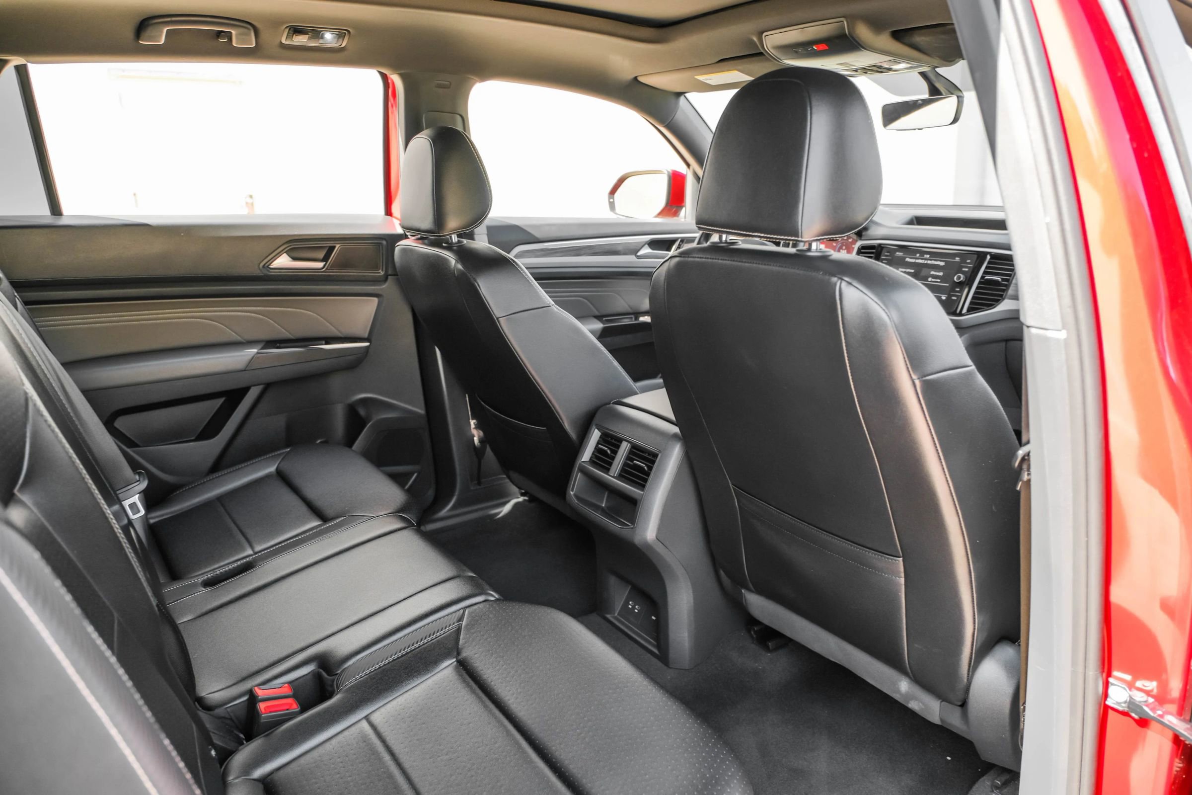 Used 2022 Volkswagen Atlas Cross Sport SE w/ Panoramic Sunroof Package image 35