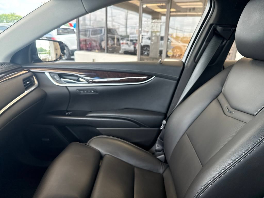 Used 2014 Cadillac XTS Luxury FWD image 24