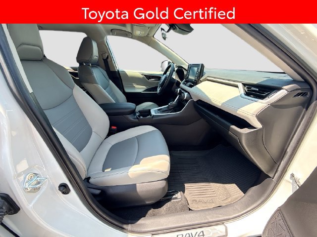 Certified 2021 Toyota RAV4 XLE Premium AWD/4WD image 30
