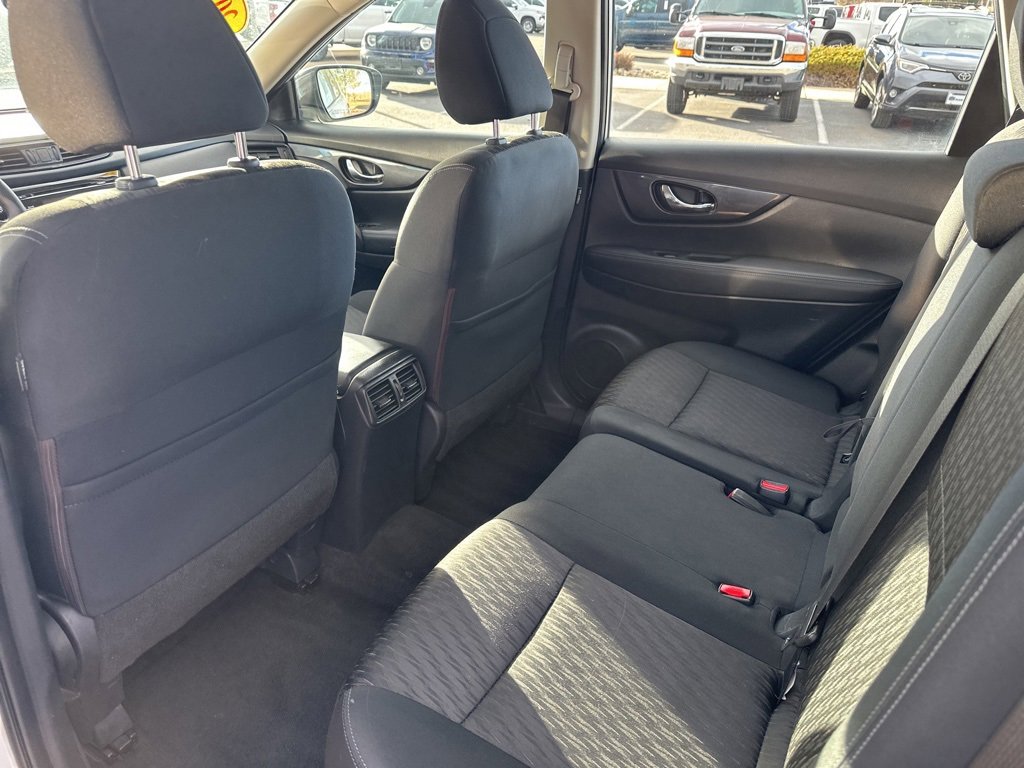 Used 2017 Nissan Rogue S image 18