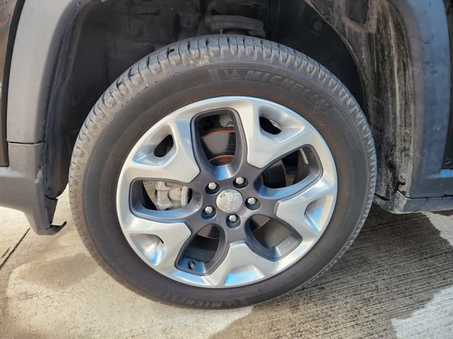 Used 2020 Jeep Compass Limited AWD/4WD image 9