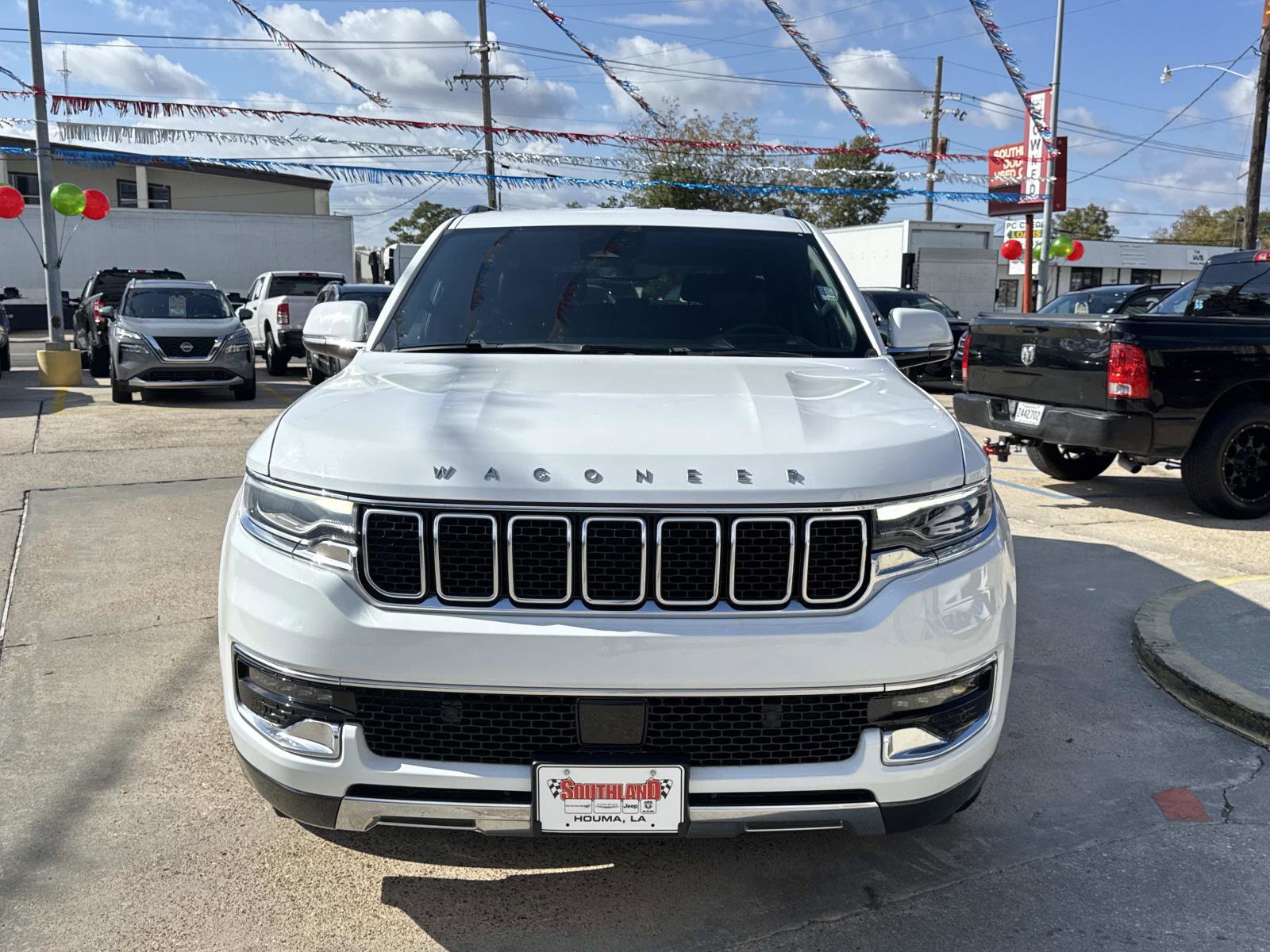 Used 2022 Jeep Wagoneer Series III image 2