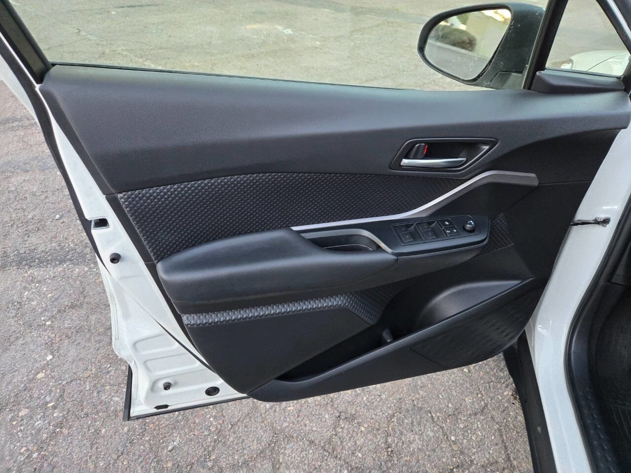 Used 2021 Toyota C-HR LE image 20