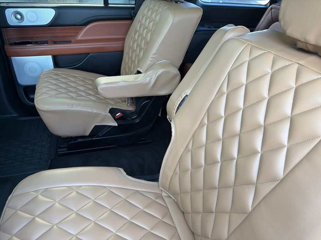 Used 2018 Lincoln Navigator Reserve w/ Technology Package image 11