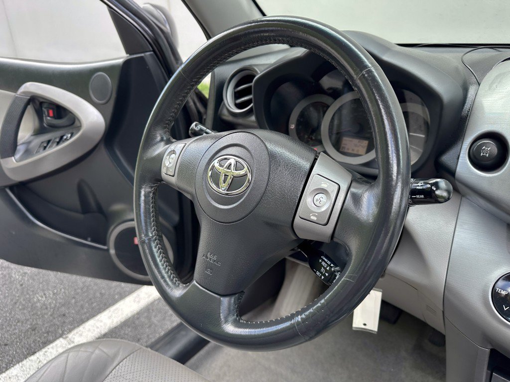 Used 2007 Toyota RAV4 Limited AWD/4WD image 30