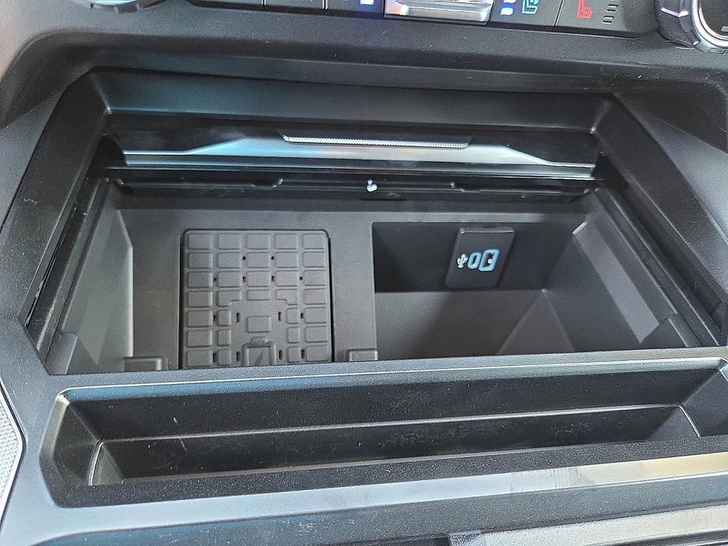 New 2026 Ford F250 Platinum image 16