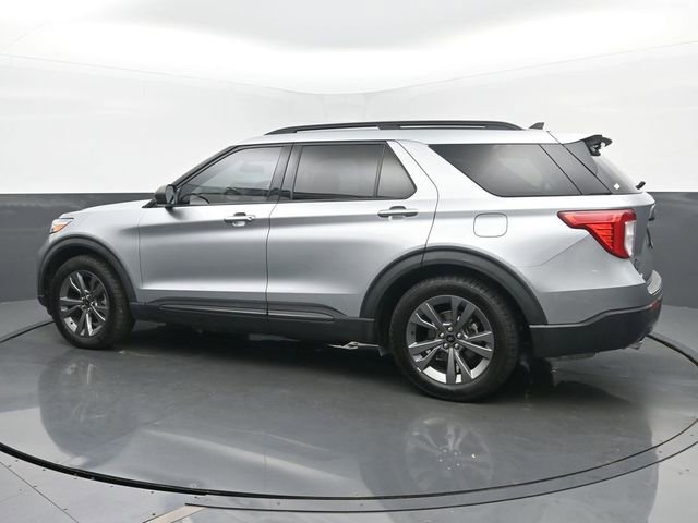 Used 2021 Ford Explorer XLT w/ Equipment Group 202A RWD image 3
