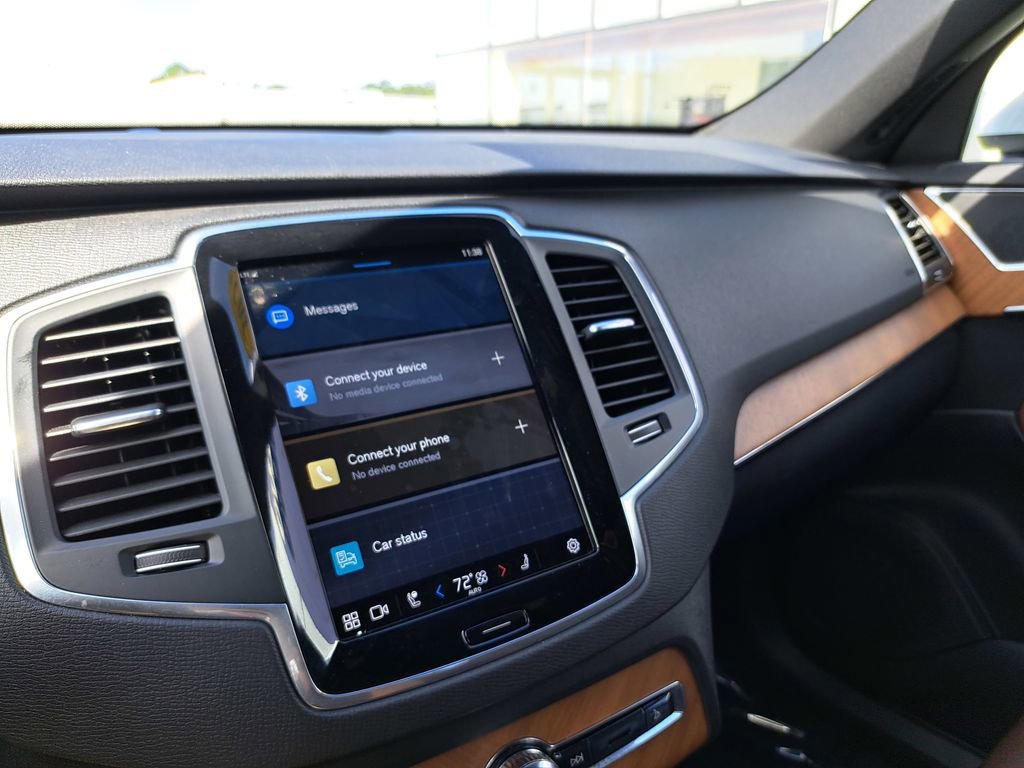 Used 2023 Volvo XC90 T8 Core w/ Protection Package Premier image 11