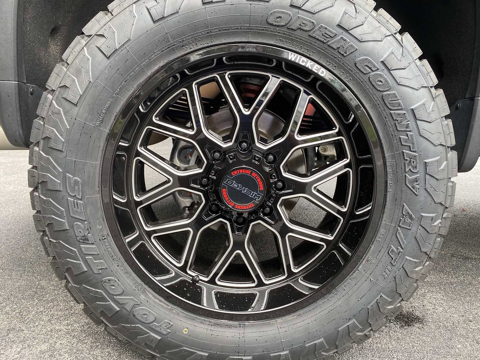 Used 2024 Chevrolet Silverado 2500 LTZ w/ LTZ Premium Package image 47