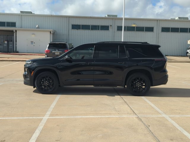 Used 2026 Chevrolet Traverse LT w/ Midnight/Sport Edition image 8