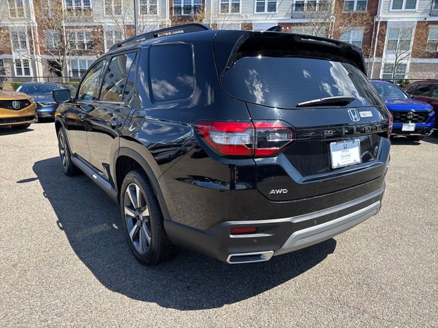 Used 2025 Honda Pilot Elite image 16