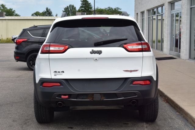 Used 2017 Jeep Cherokee Trailhawk w/ Comfort & Convenience Group AWD/4WD image 12