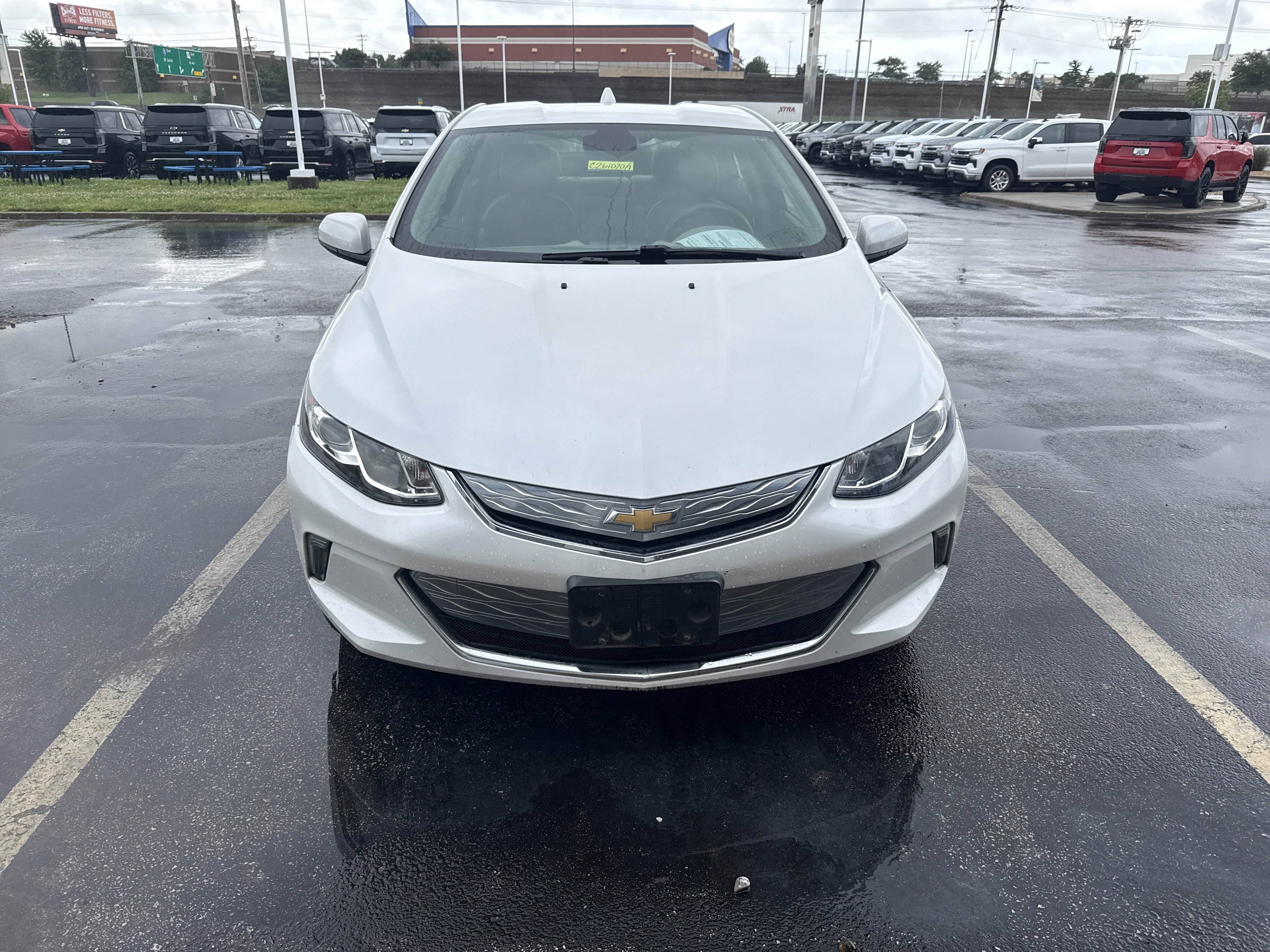Used 2017 Chevrolet Volt LT w/ Comfort Package FWD image 2