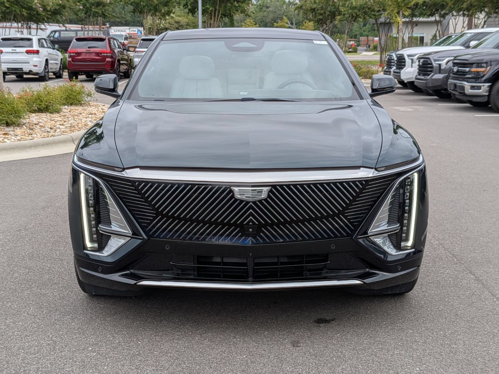 Used 2024 Cadillac Lyriq Luxury RWD image 8