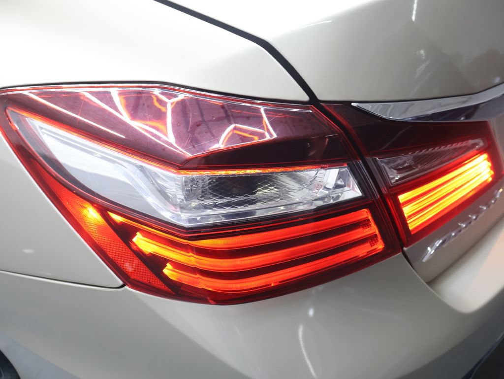 Used 2016 Honda Accord LX image 28