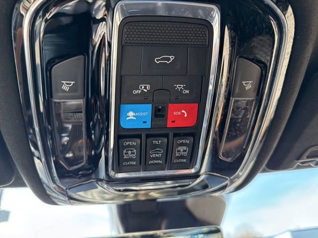 Used 2021 Jeep Grand Cherokee L Summit image 10