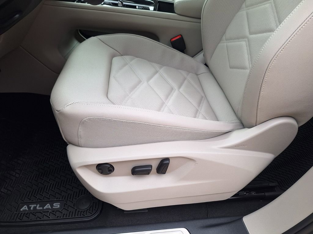 New 2026 Volkswagen Atlas SE image 10