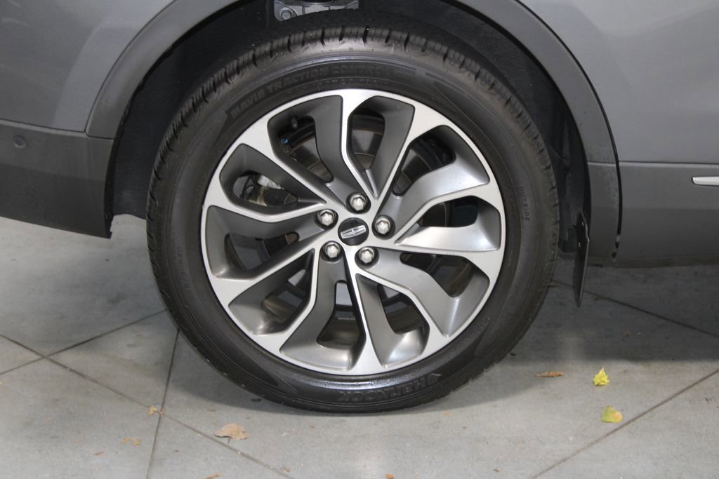 Used 2022 Lincoln Nautilus Reserve w/ Equipment Group 201A image 14