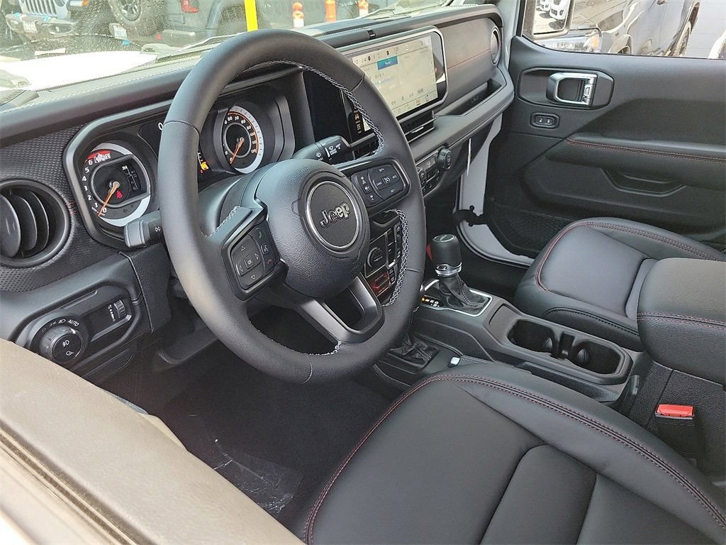 New 2025 Jeep Gladiator Rubicon AWD/4WD image 2