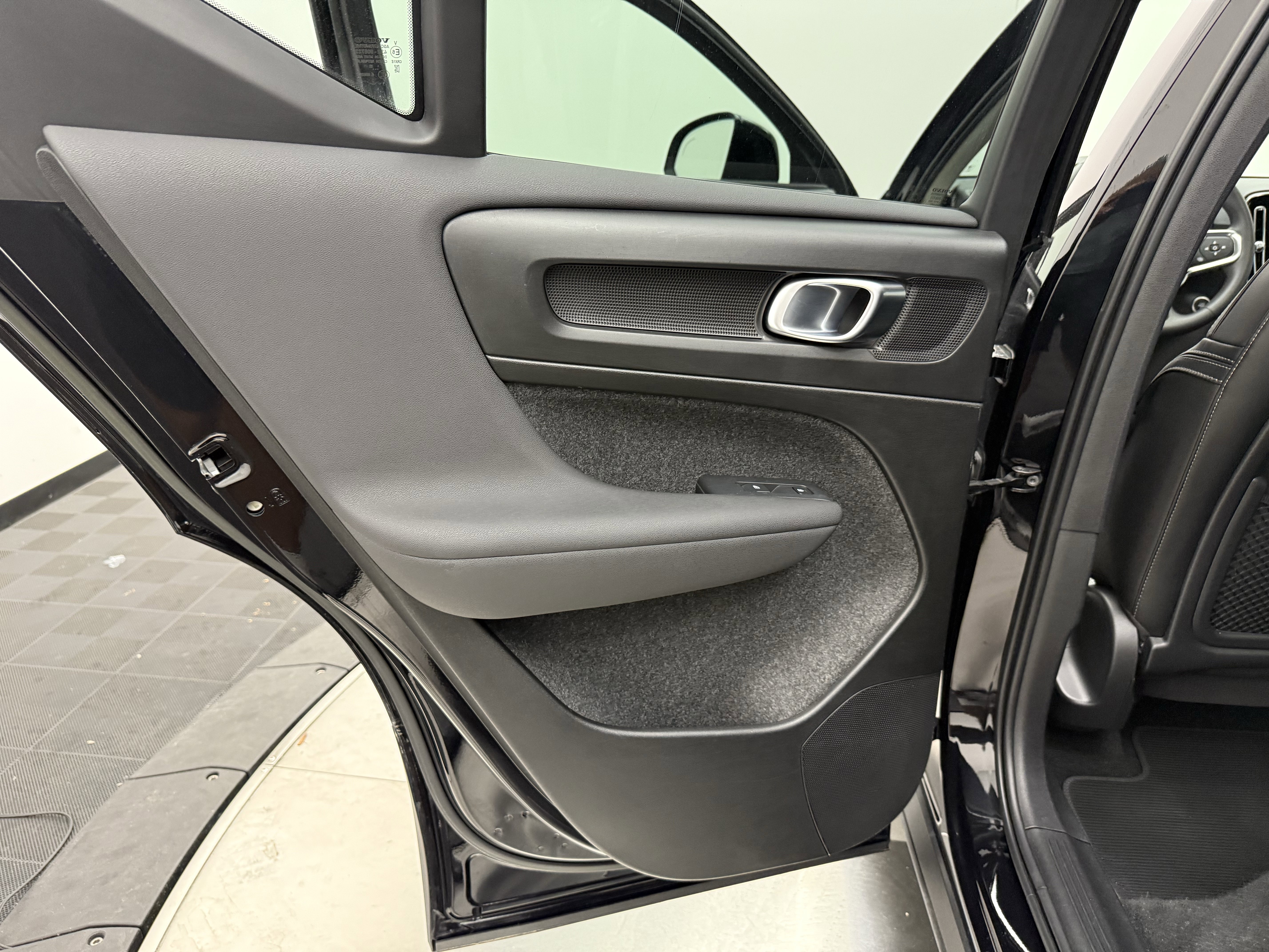 Certified 2023 Volvo XC40 B5 Plus w/ Driver Assist Package image 20