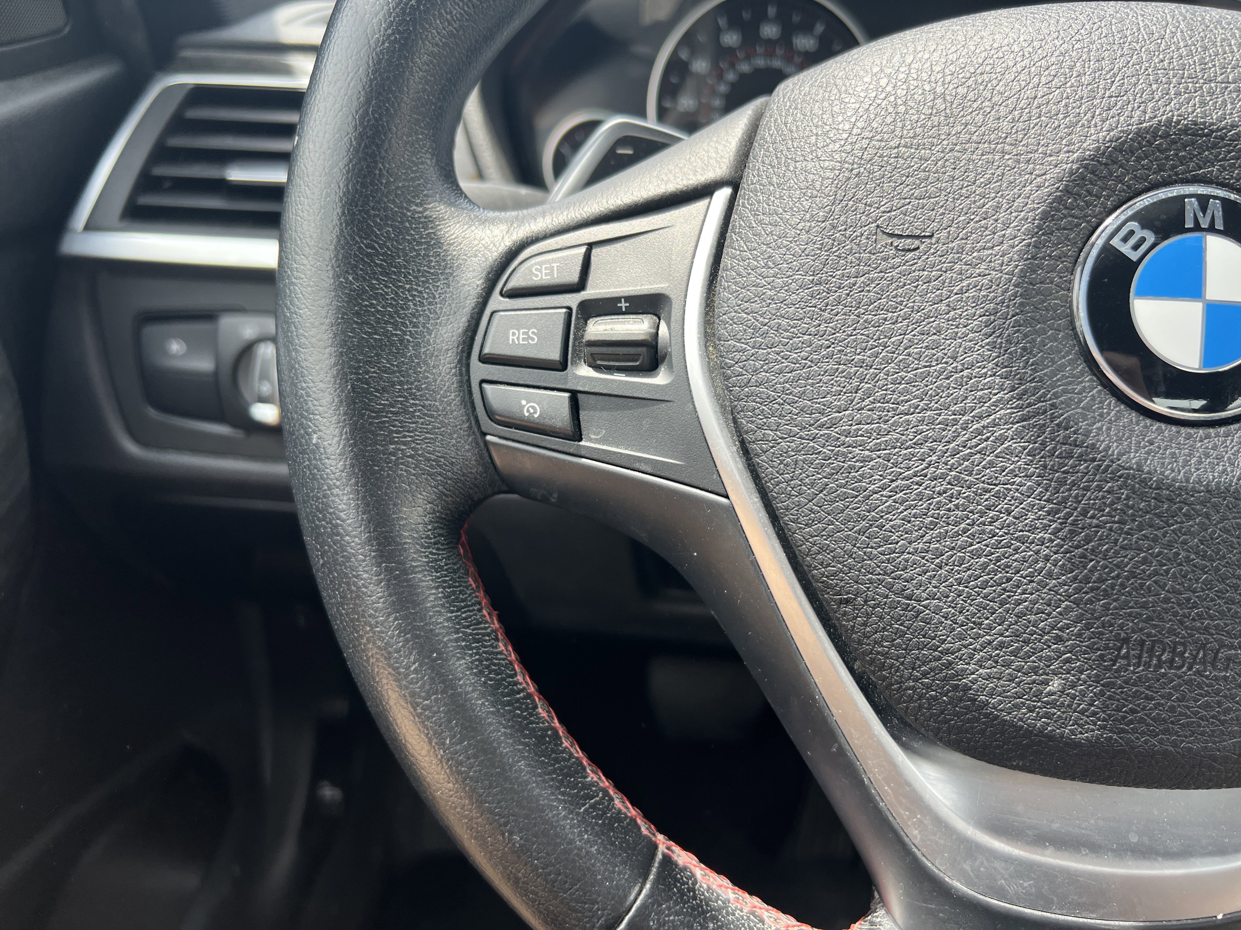 Used 2016 BMW 328i xDrive Sedan AWD/4WD image 19