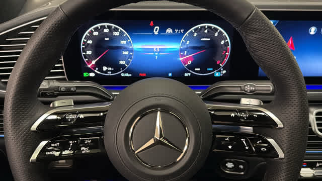 New 2026 Mercedes-Benz GLS 580 4MATIC image 17