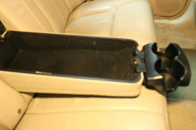 Used 2010 Cadillac DTS Premium image 15