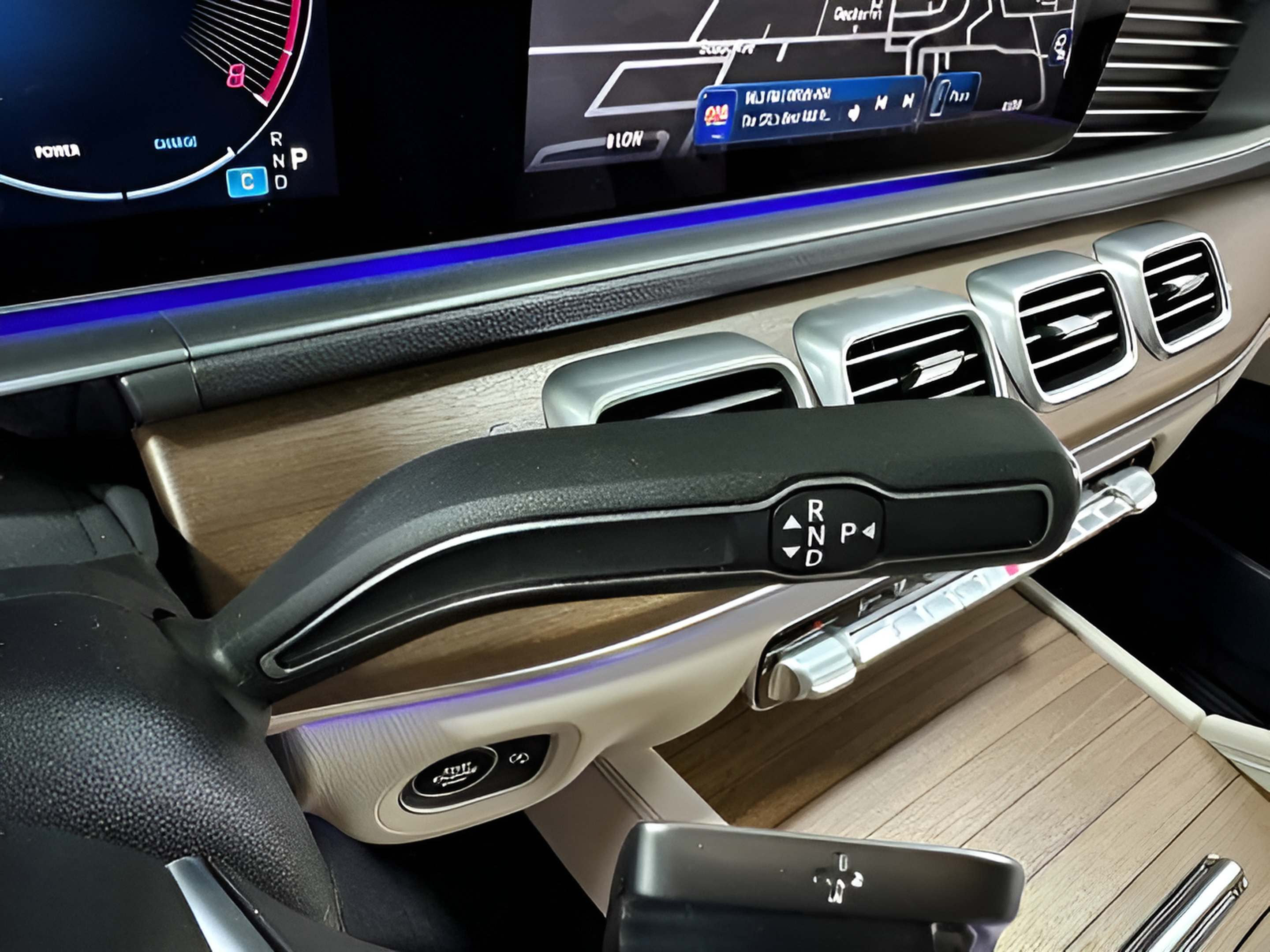 Certified 2025 Mercedes-Benz GLE 450 4MATIC image 36