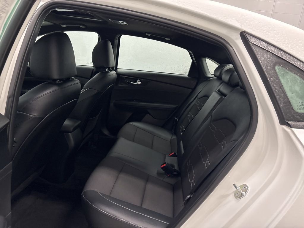 Used 2024 Kia Forte GT-Line w/ GT-Line Premium Package image 11