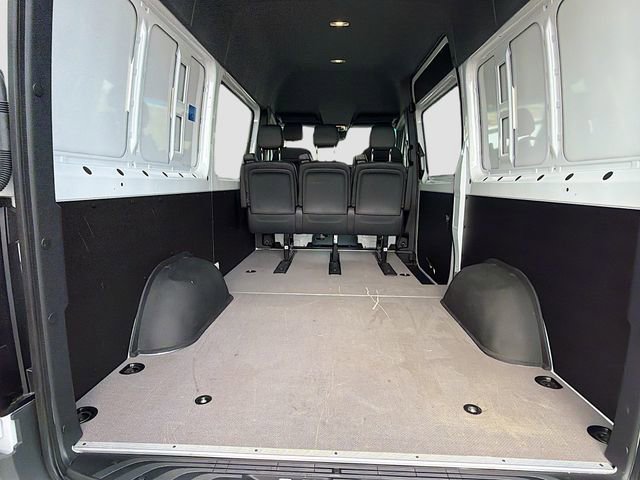 Used 2024 Mercedes-Benz Sprinter 2500 image 21