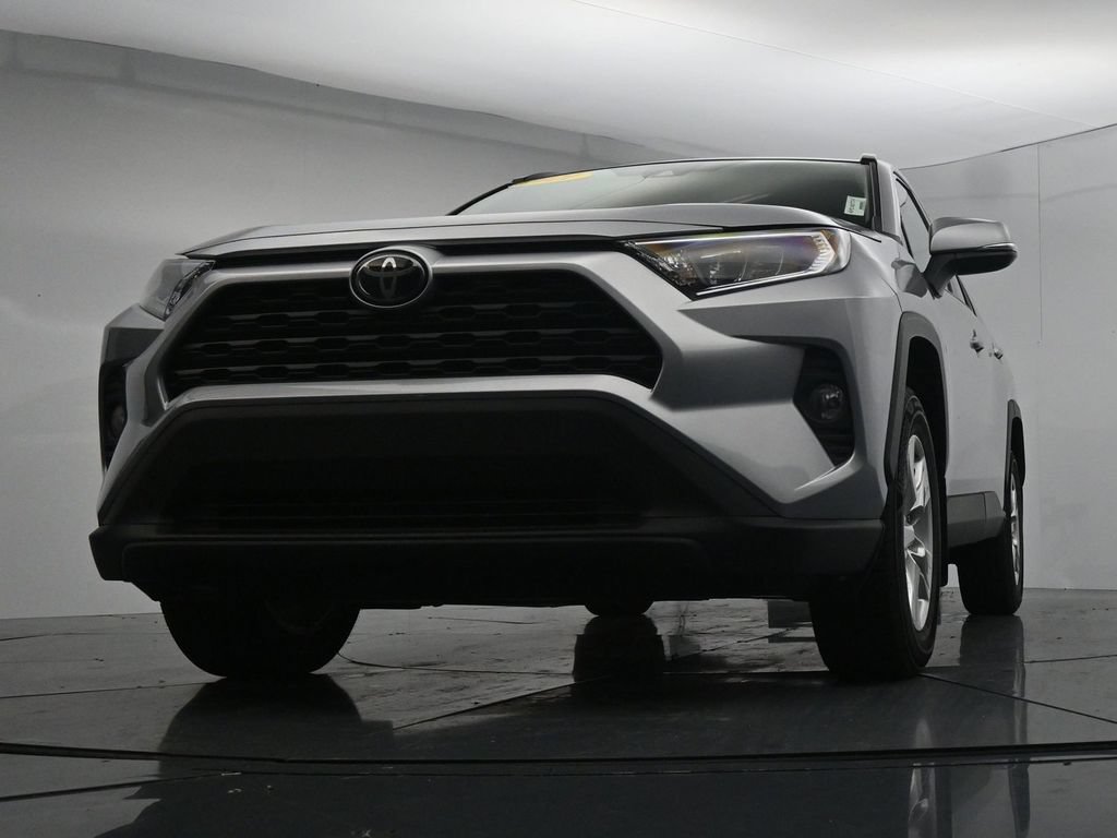 Used 2021 Toyota RAV4 XLE AWD/4WD image 37
