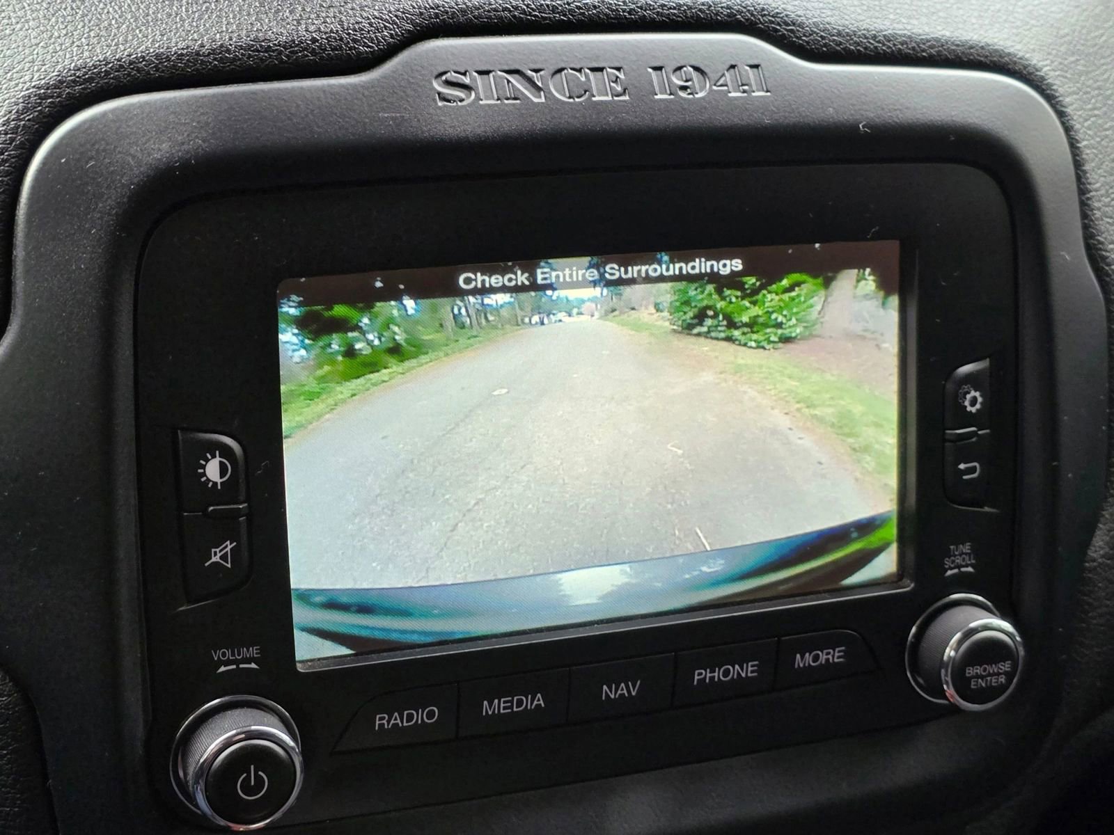 Used 2016 Jeep Renegade Trailhawk AWD/4WD image 28