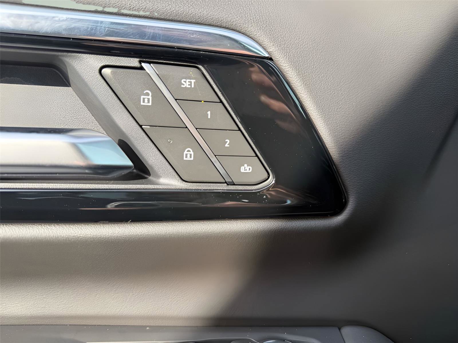 New 2026 Chevrolet Suburban Premier image 14