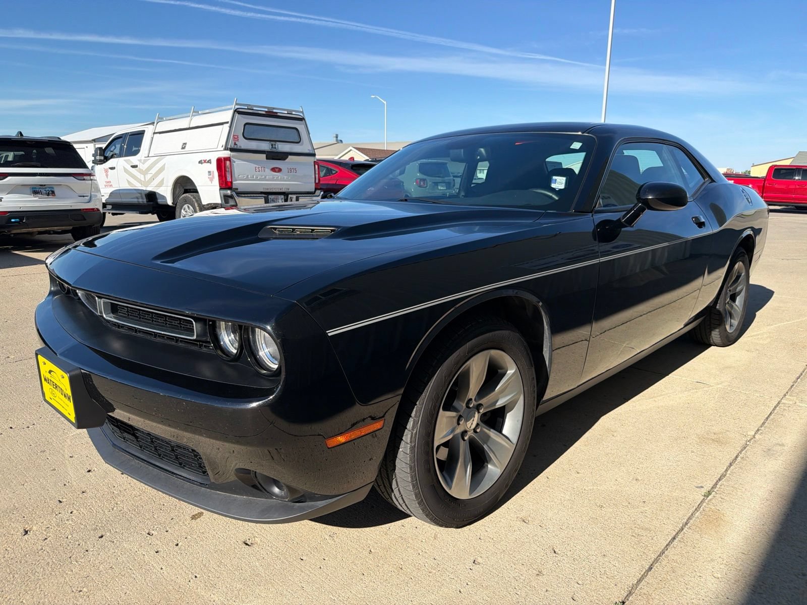Used 2016 Dodge Challenger SXT w/ Cold Weather Group RWD image 4
