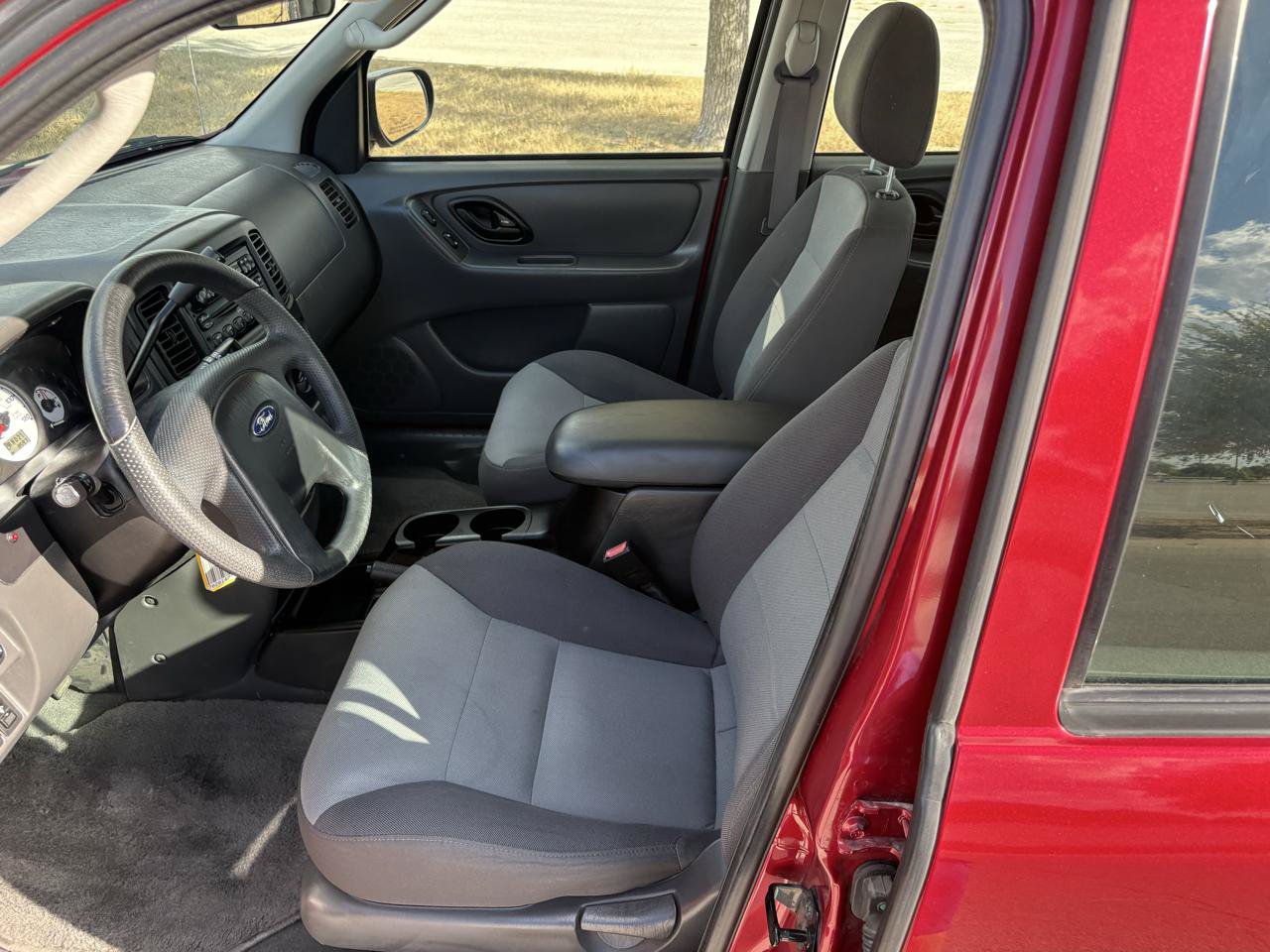 Used 2004 Ford Escape XLS FWD image 19