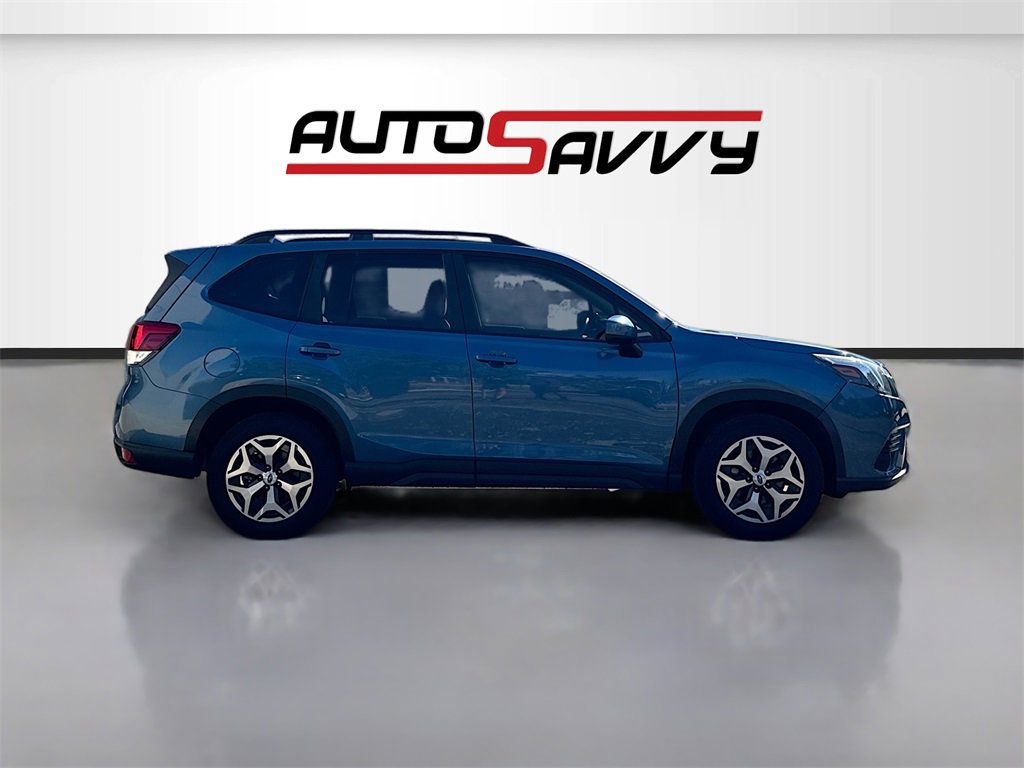 Used 2024 Subaru Forester Premium image 8