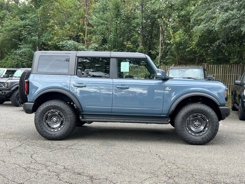 New 2025 Ford Bronco Outer Banks w/ Sasquatch Package image 3