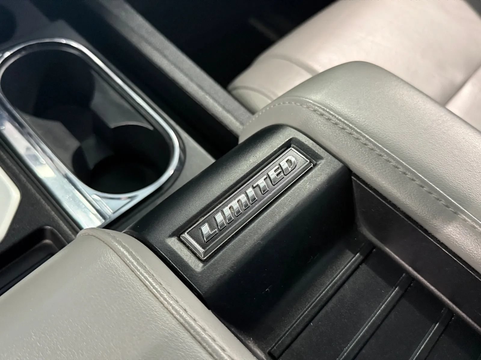 Used 2019 Toyota Tundra Limited AWD/4WD image 21