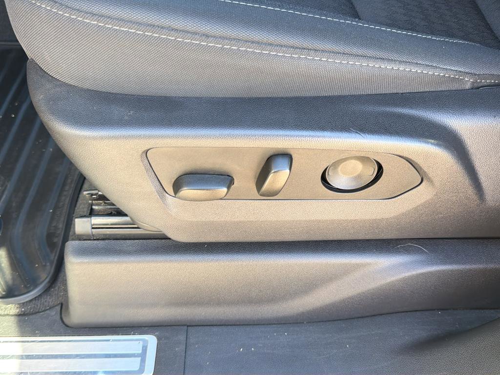 Used 2025 Chevrolet Silverado 1500 LT image 21