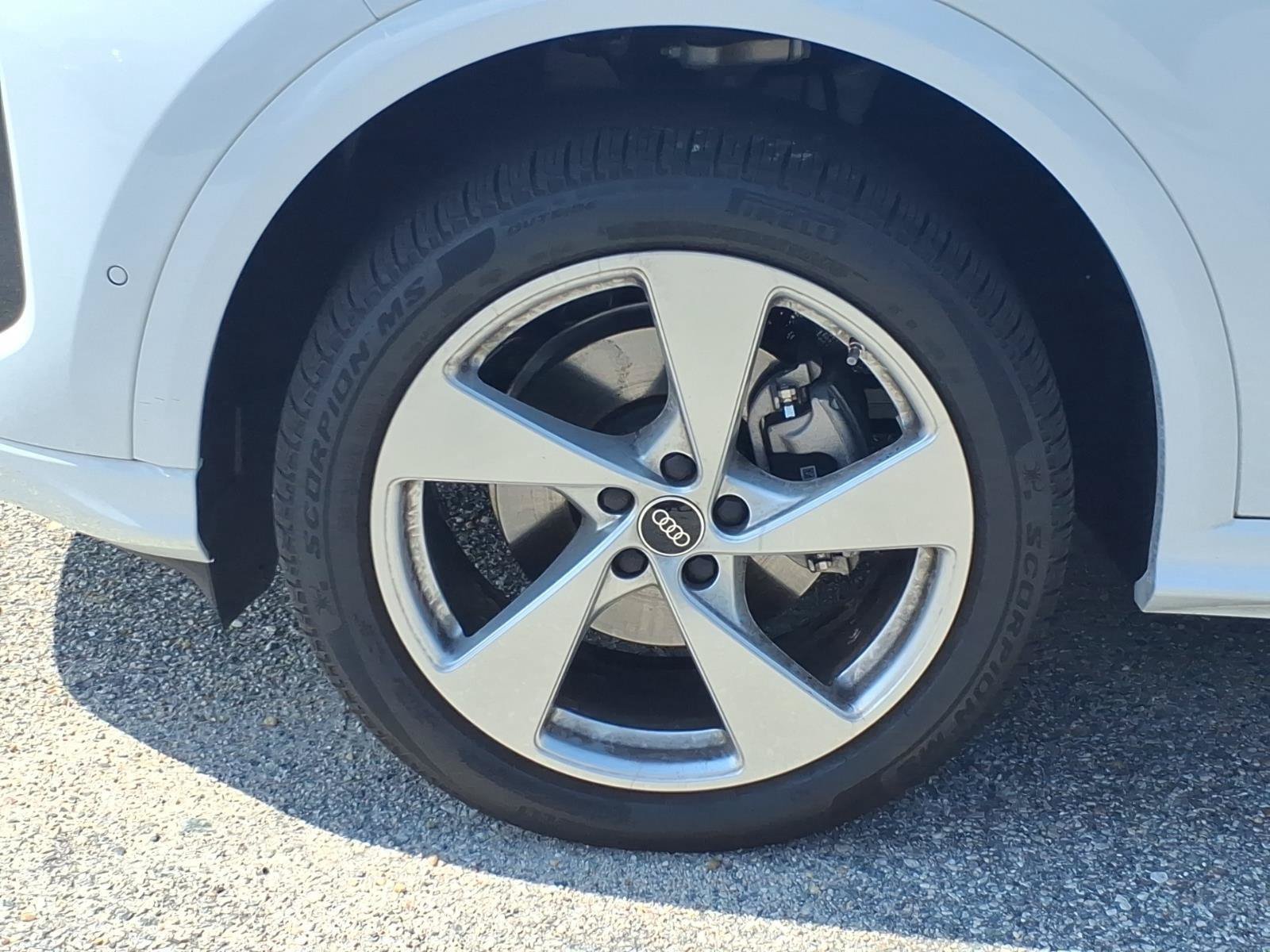 Used 2025 Audi Q5 Premium AWD/4WD image 4