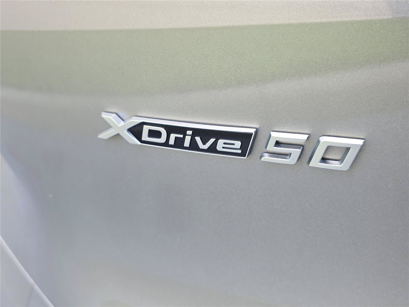 Certified 2024 BMW iX xDrive50 w/ Premium Package AWD/4WD image 4